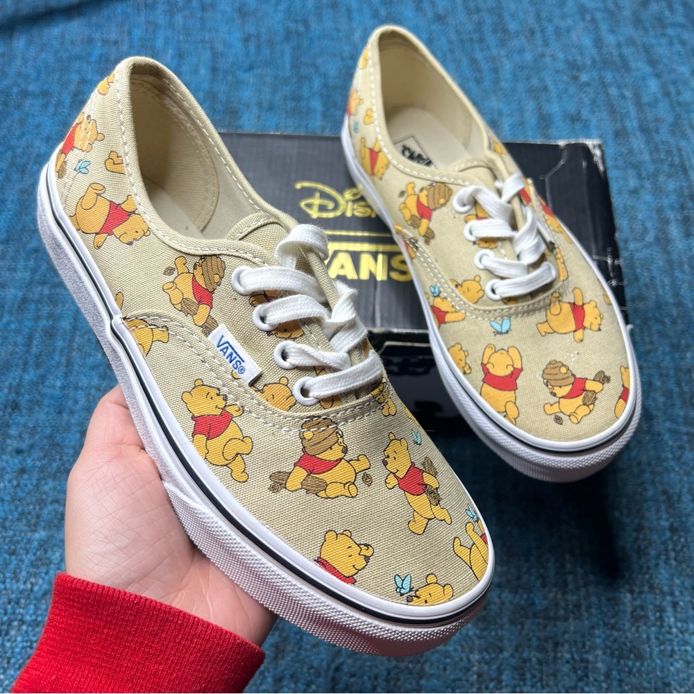 RARE Vans x Disney Winnie The Pooh Authentic Sneakers Youth Size 3 Tan Yellow